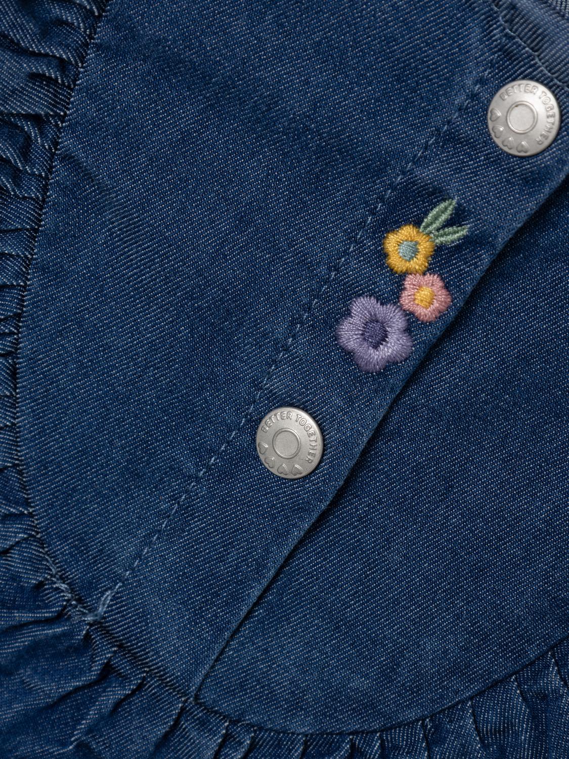 model_shot-front_full